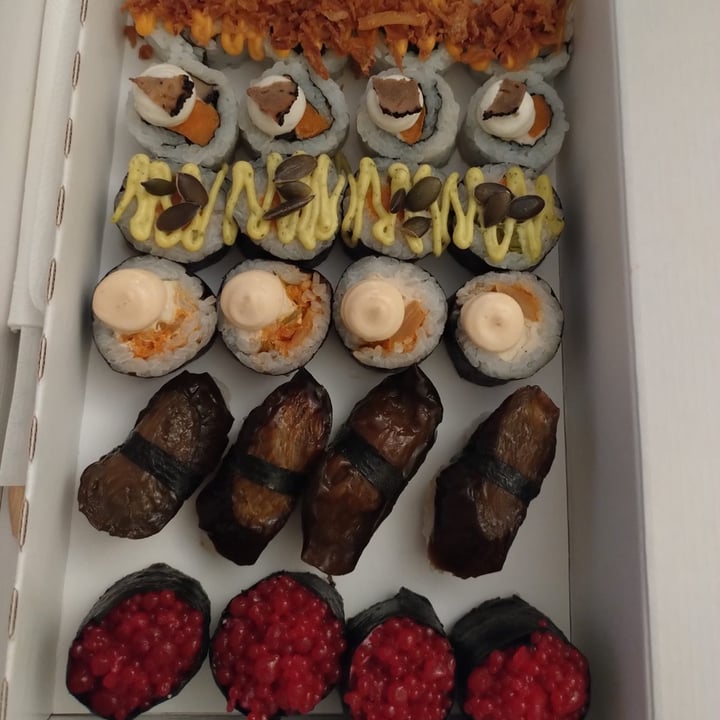 photo of EssenzaSushi Box Large Tasty shared by @beem on  28 Apr 2024 - review