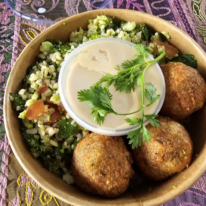 photo of All in the Kitchen Deli Falafel Balls With Hummus & Broccoli Tabbouleh shared by @theflipsideofg on  22 Nov 2023 - review