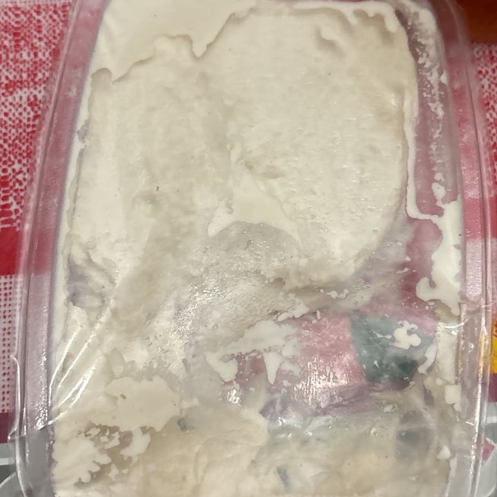 photo of Vegeluna spalmabile di anacardi shared by @camiveggy on  11 Jun 2024 - review