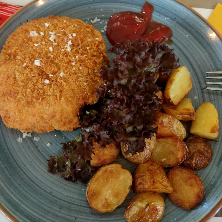 photo of Bistrot & Pizza Argentino cordon bleu shared by @momosdolls on  09 Oct 2024 - review