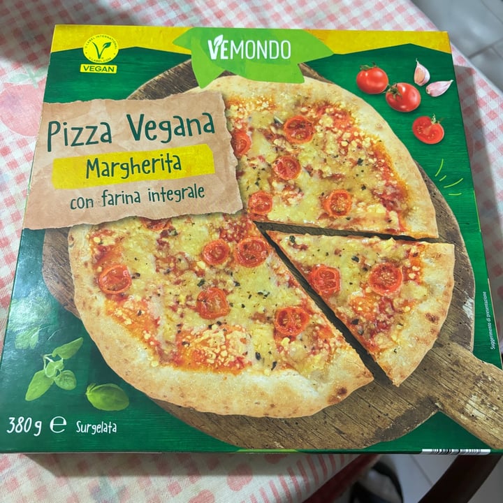 photo of Vemondo vegan pizza margherita with wholemeal shared by @fabrizio71 on  12 Apr 2024 - review