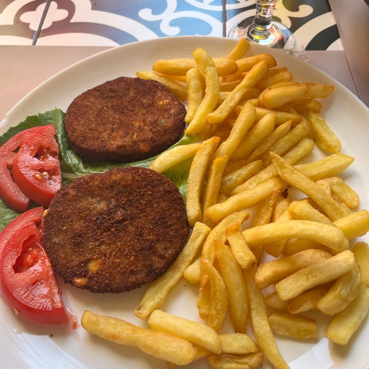 photo of Sarri Faidra Vegetable burger shared by @madeline39 on  19 Sep 2024 - review