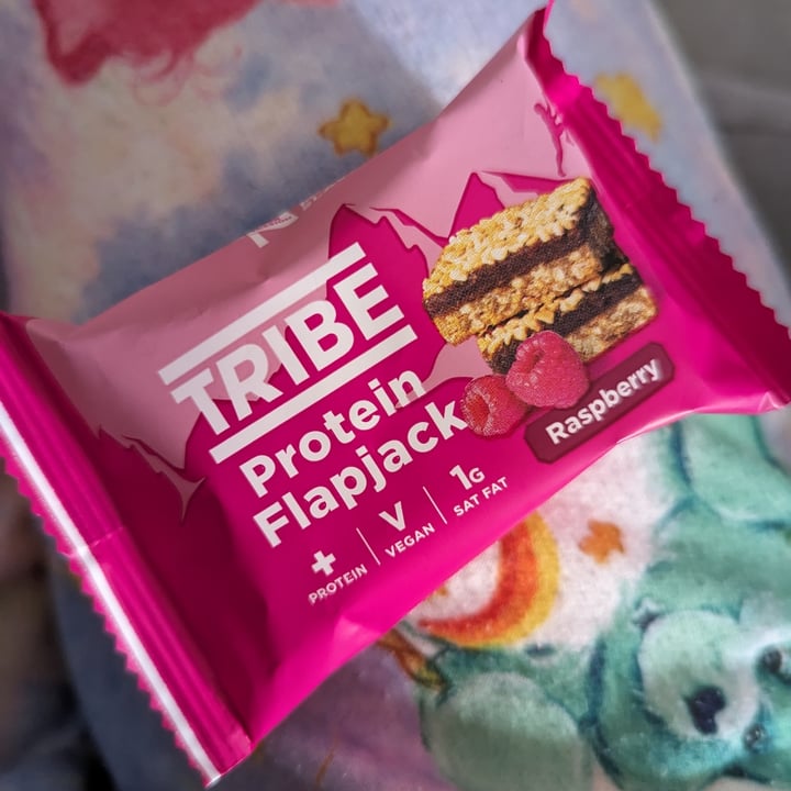 photo of TRIBE protein flapjack raspberry shared by @sugarrrbunniii on  09 Feb 2024 - review