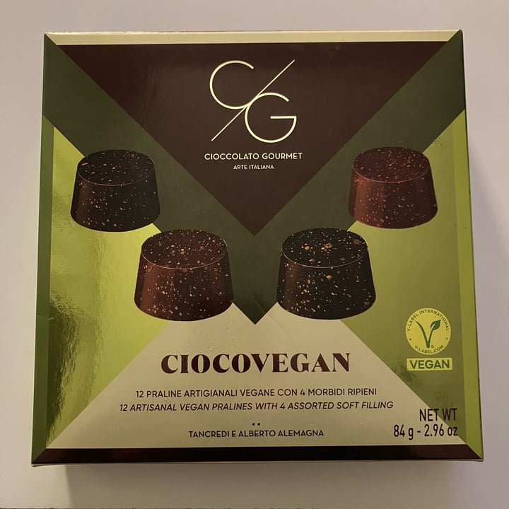 photo of Cioccolato Gourmet ciocovegan 12 Praline Vegane Con 4 Morbidi Ripieni shared by @giulz on  21 Feb 2025 - review
