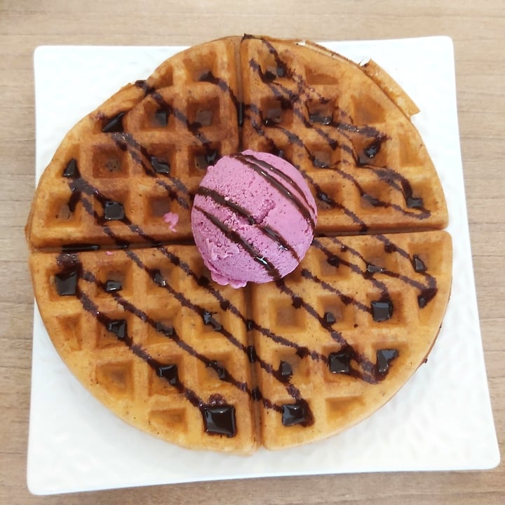 photo of Loving Nature Fortunate Coffee Cafe SG Waffle With A Scoop Of Ice Cream shared by @herbimetal on  23 Mar 2024 - review