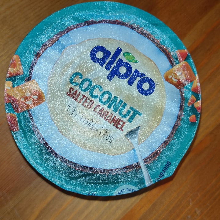 photo of Alpro Yogurt Coconut Salted Caramel shared by @deboracaravelli on  05 Oct 2023 - review