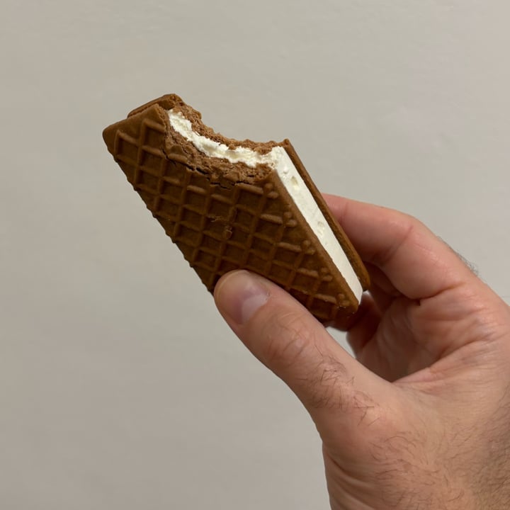 photo of Vegetale 100% Selex Biscotto gelato alla soia shared by @franvegg on  09 Oct 2025 - review
