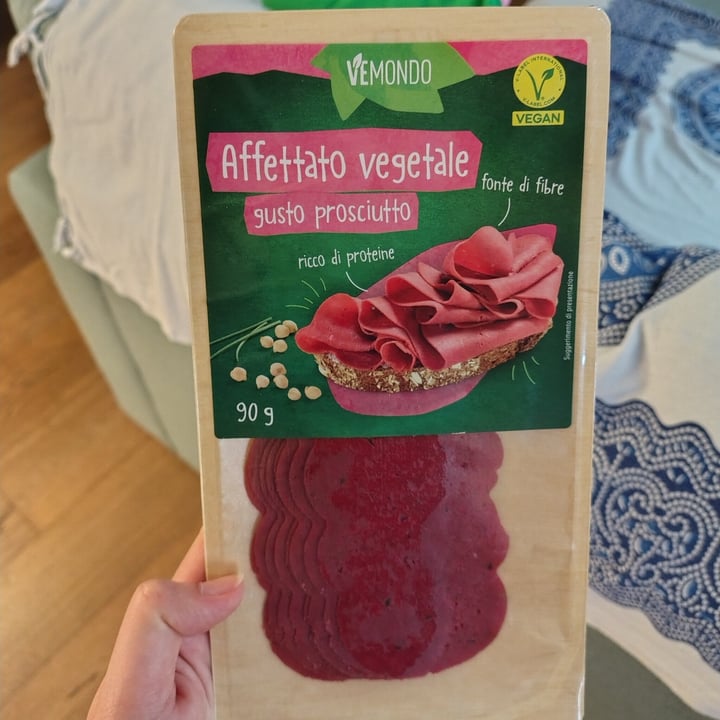 photo of Vemondo affettato vegetale gusto prosciutto shared by @fla2012 on  22 Aug 2025 - review
