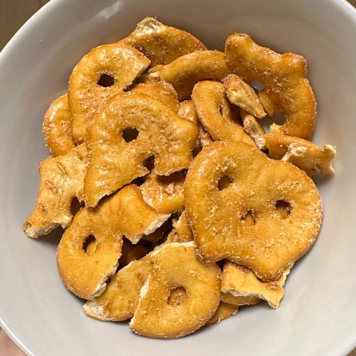 photo of Olly's Pretzels Oh So Cheesy shared by @vanille on  30 Jan 2024 - review