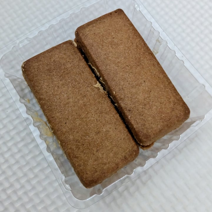 photo of family mart Plant-based caramel cookies shared by @izumi on  23 Mar 2025 - review