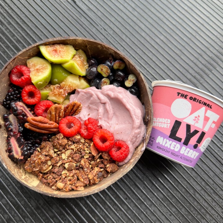 photo of Oatly Oatgurt Mixed Berry shared by @berryveganplanet on  21 Sep 2023 - review