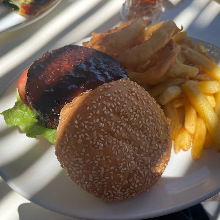 photo of GREENS Vegan Burger shared by @mimi2308 on  20 Feb 2025 - review