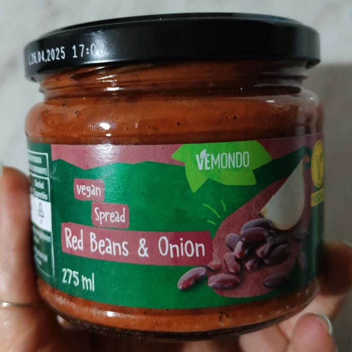 photo of Vemondo Vegan spread red beans and onion shared by @bloodymaryai on  13 Jan 2024 - review