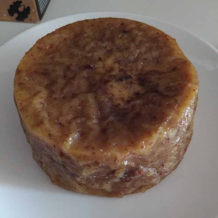 photo of Veggie Karma Queso Semicurado de Nueces y Pimienta Rosa shared by @h3lena on  28 Jul 2024 - review