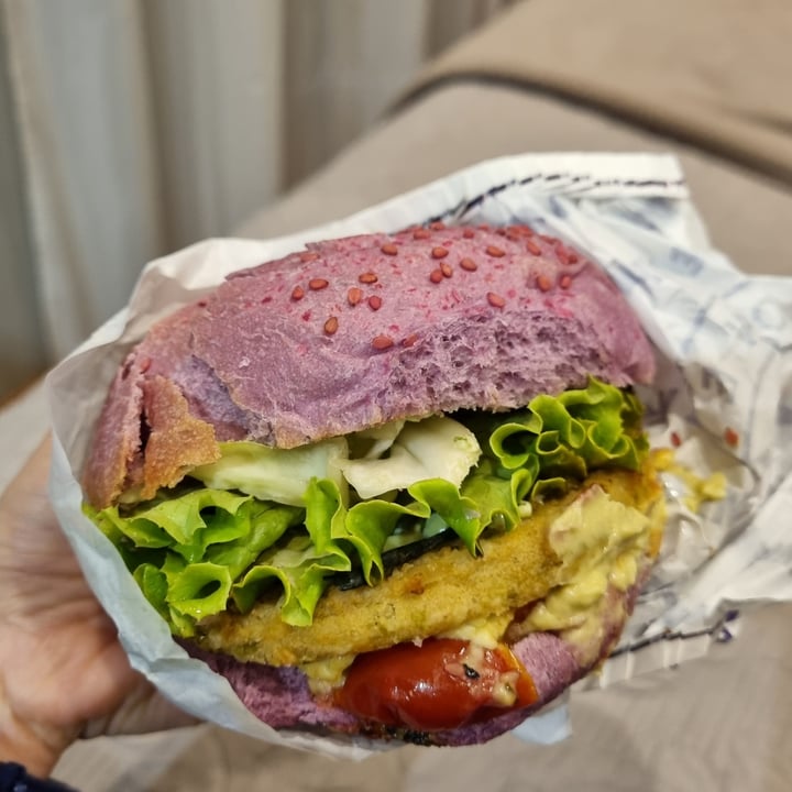photo of Flower Burger Bloom burger shared by @francy82 on  11 May 2024 - review