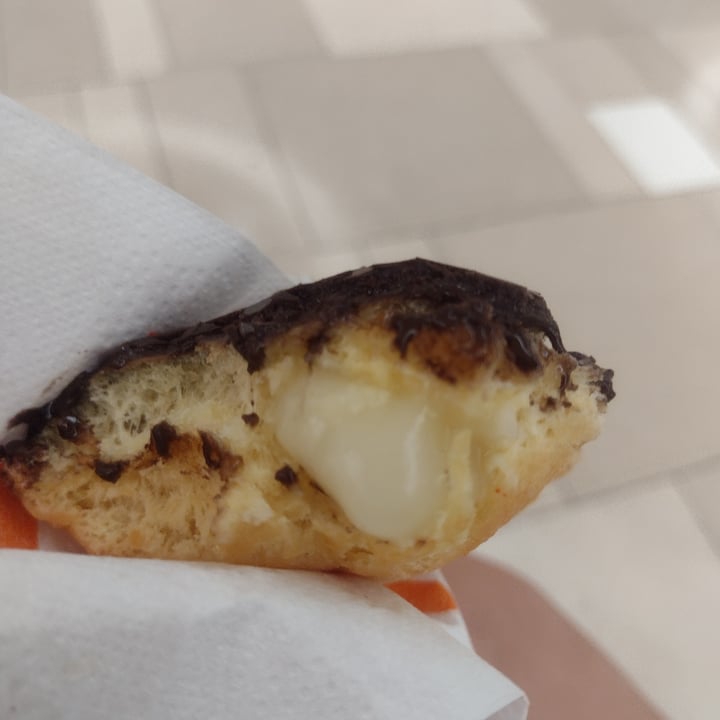 photo of Dunkin' boston creme donut shared by @dratini on  18 Sep 2024 - review