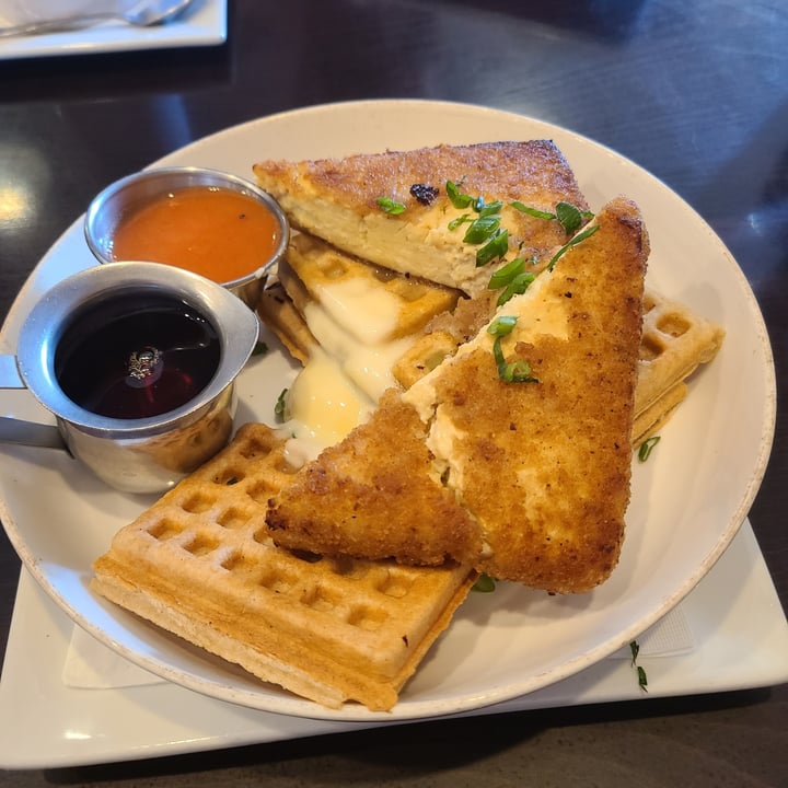 photo of Viva Tacoma Chick-un and Waffles shared by @sofihuasteca on  26 Mar 2024 - review