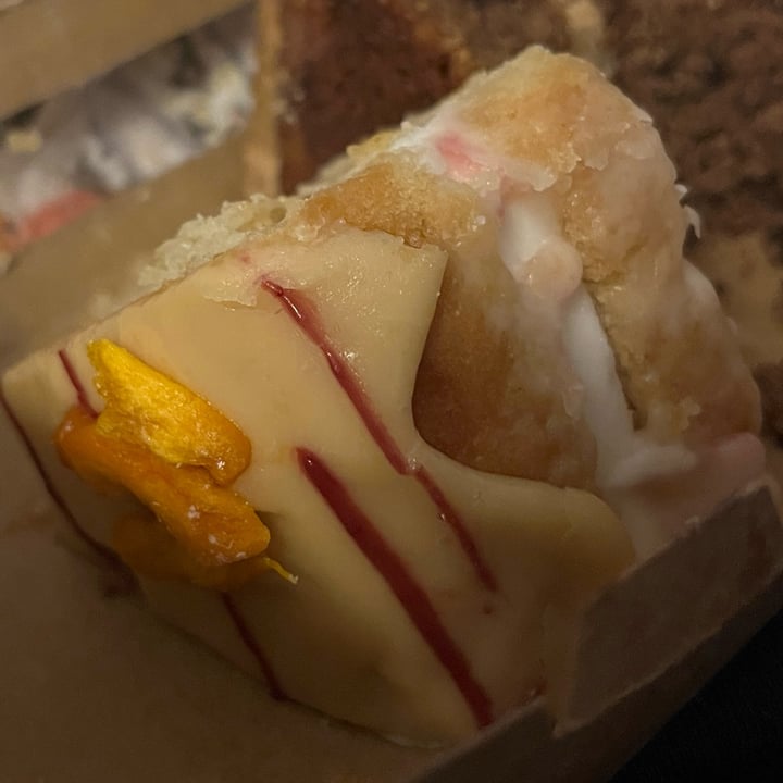 photo of Hunglish pear and elder cake shared by @preshasoogrim on  18 Sep 2025 - review