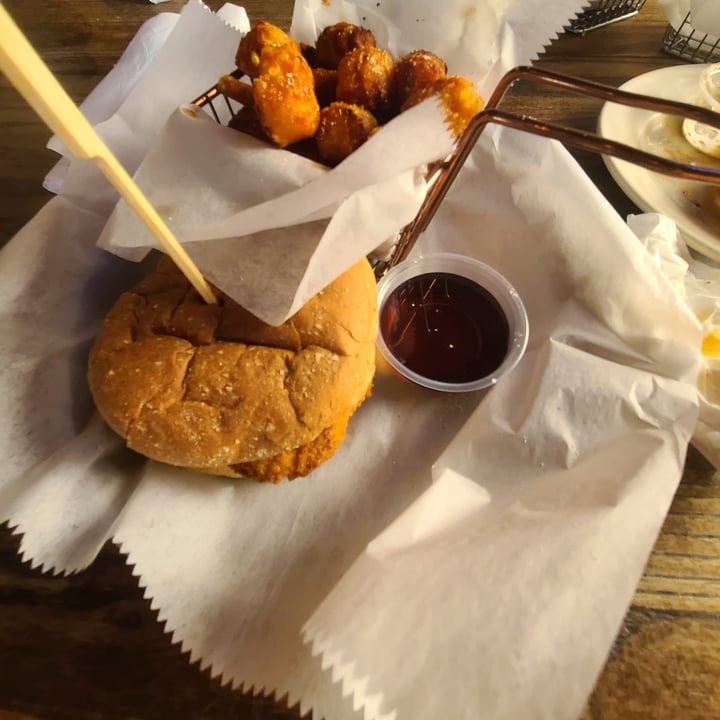 photo of Ormond Garage vegan chicken sandwich shared by @mandapanda22 on  28 Jan 2025 - review