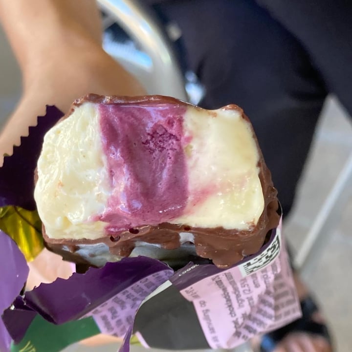 photo of Magnum Chill Blueberry Cookie shared by @floyellow on  13 Jul 2024 - review