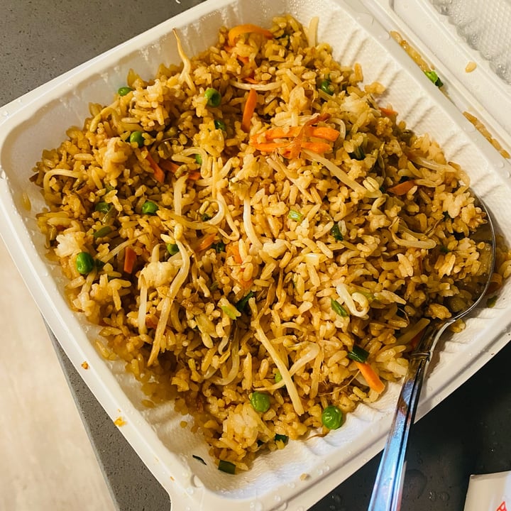 photo of Sidewok Cafe Vegan Vegetable Fried Rice shared by @curvycarbivore on  17 May 2024 - review