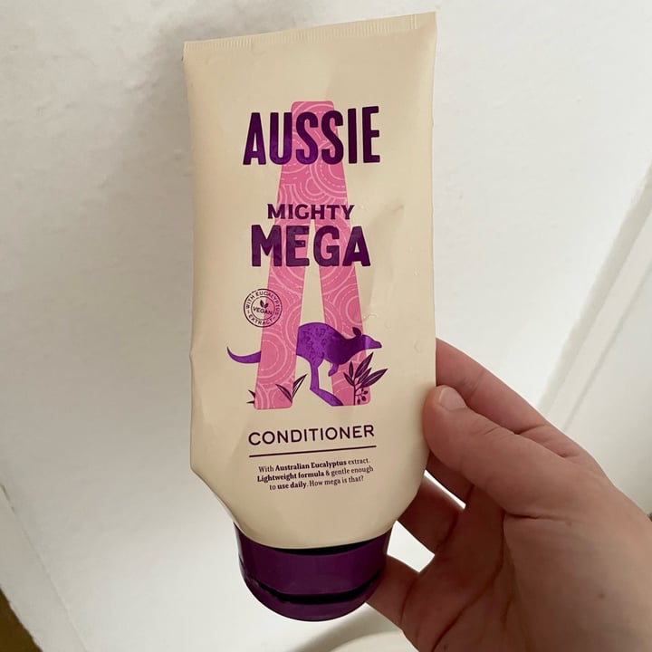 photo of Aussie Mighty Mega Conditioner shared by @appleappleamanda on  29 Apr 2024 - review