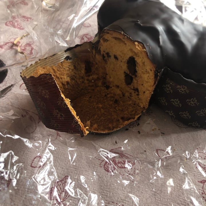 photo of Pasticceria toschi Colomba vegan cioccolato shared by @lucyvegan83 on  27 Mar 2024 - review