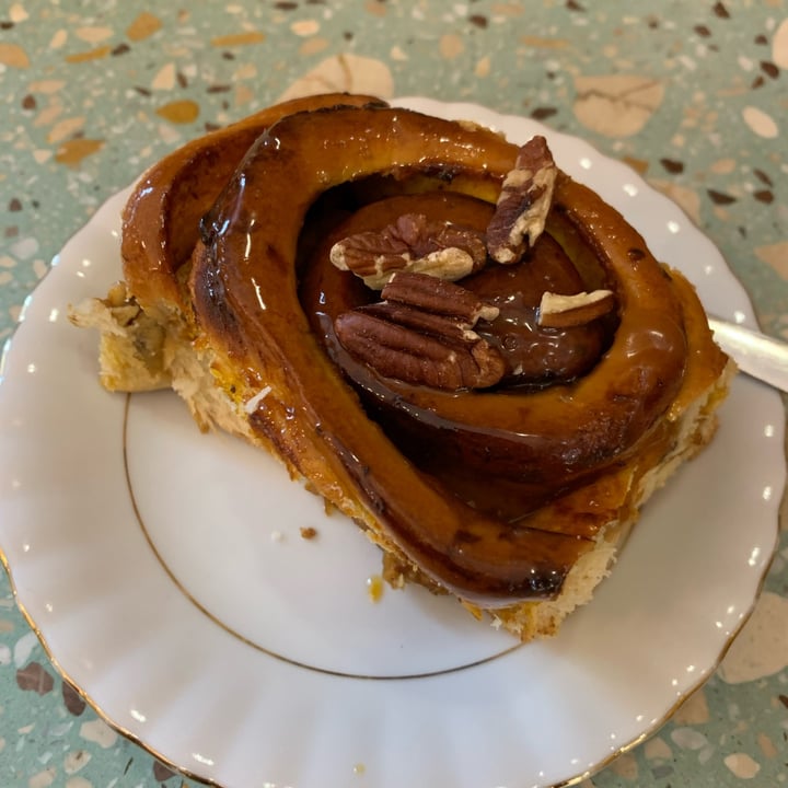 photo of BAJA Vegan Patisserie Pumpkin Spice Roll shared by @bearestelli on  14 Nov 2023 - review