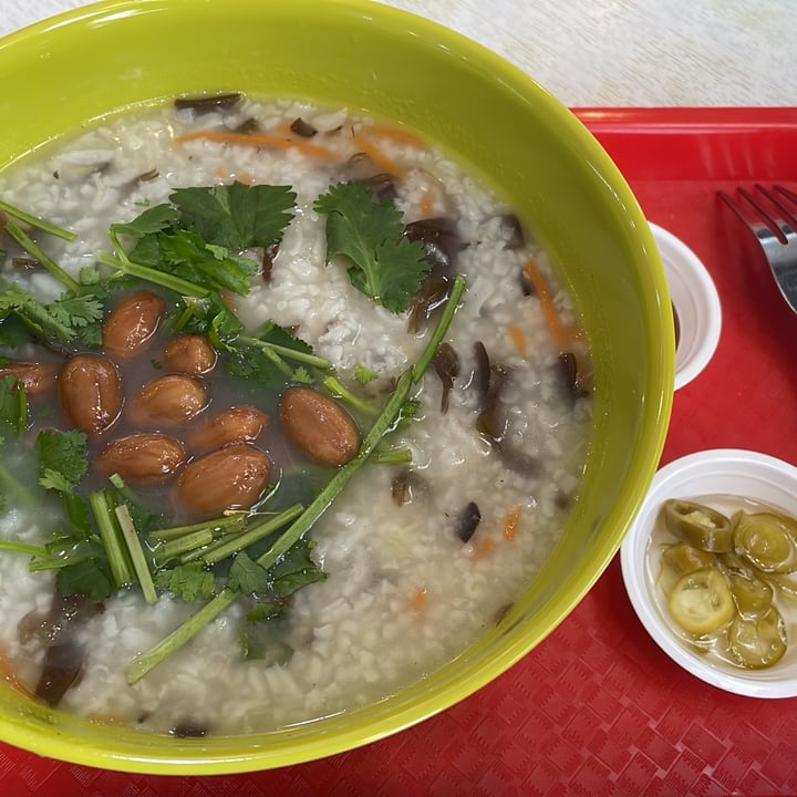 photo of Red Apple Vegetarian Porridge shared by @sudeekshna on  13 Mar 2024 - review