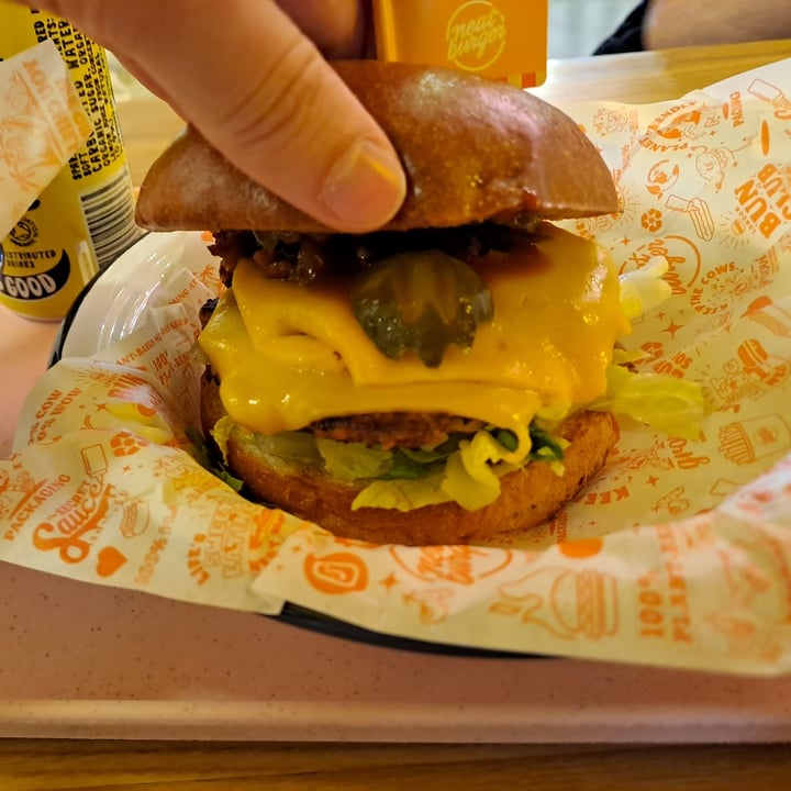 photo of Neat Burger Soho Beef Brisket Burger shared by @kristhesfiguz on  15 Nov 2023 - review