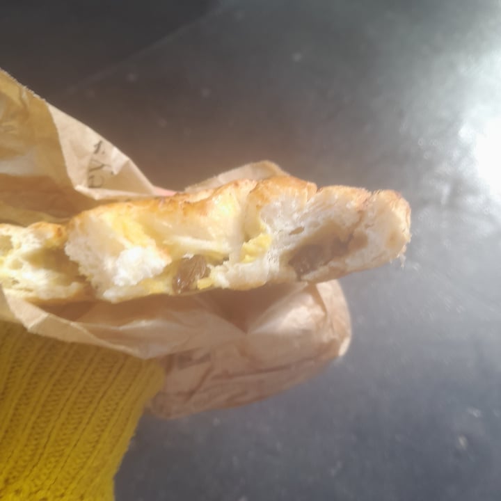 photo of Land&Monkeys Turenne Pain Aux Raisins shared by @alice50 on  03 Oct 2023 - review