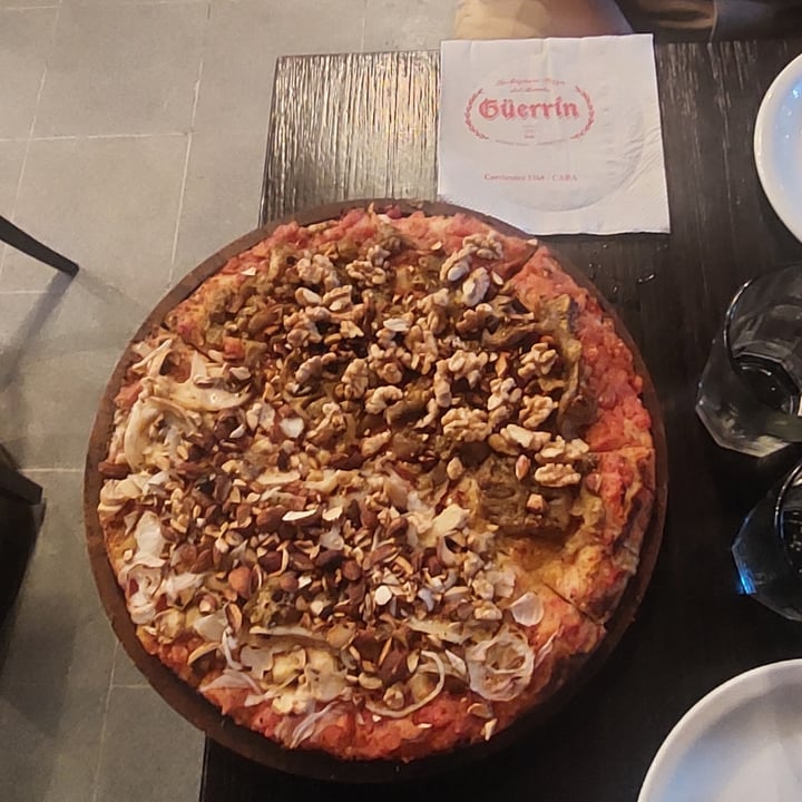 photo of Pizzería Güerrin Pizza Vegana de Champiñones shared by @prilaveglia on  11 Dec 2023 - review