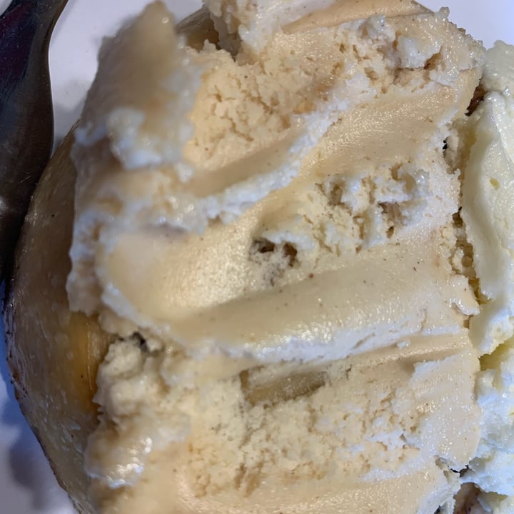 photo of Cinnaholic Peanut Butter Icing shared by @onehungryvegan on  28 Apr 2024 - review