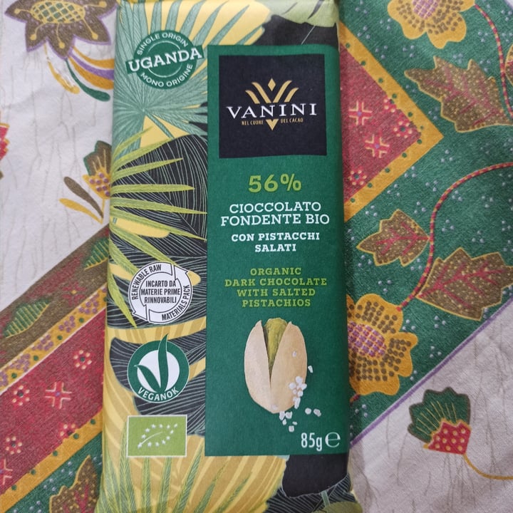 photo of Vanini cioccolato fondente 56% bio con pistacchi salati shared by @elisae on  06 Oct 2024 - review