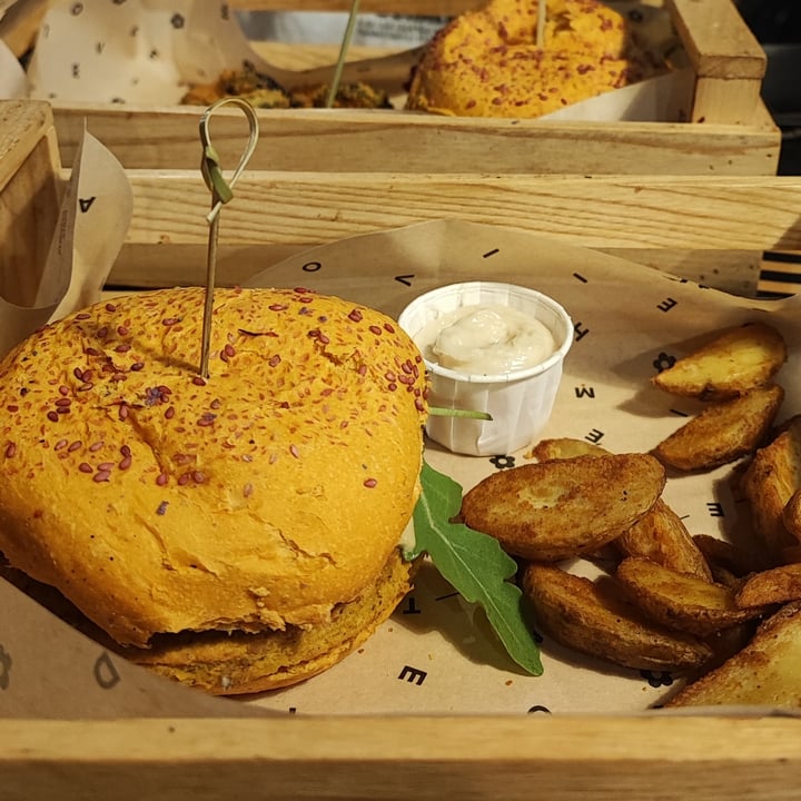 photo of Flower Burger Botanical Burger shared by @ila00 on  22 Nov 2023 - review