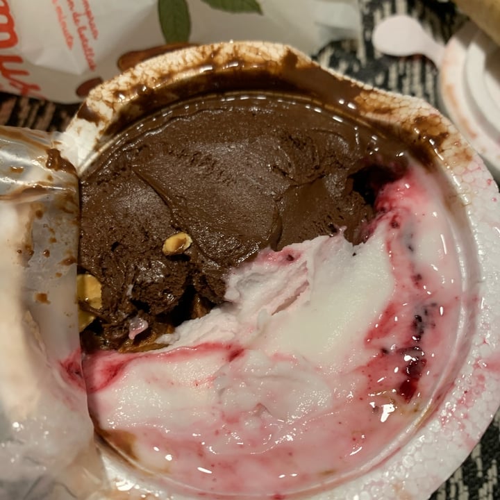 photo of Mamuschka - Fábrica de Helados helado de chocolate y champan y casis shared by @dulceanahi on  16 Mar 2024 - review