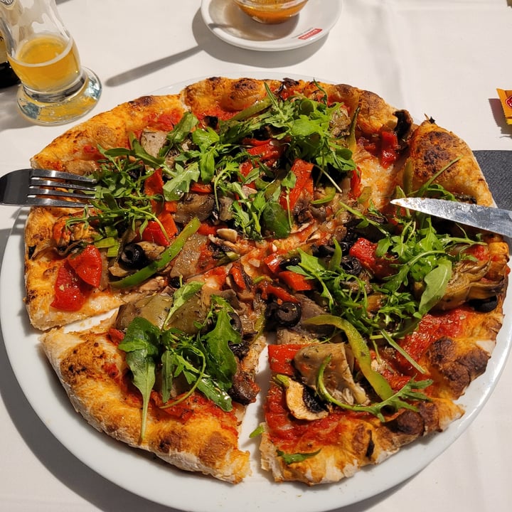 photo of Trattoria del Porto Pizza vegetariana sin mozzarella shared by @demp on  08 Nov 2023 - review