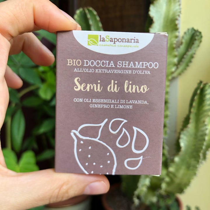 photo of La Saponaria Doccia shampoo solido ai Semi di lino shared by @carmelau on  02 Oct 2023 - review