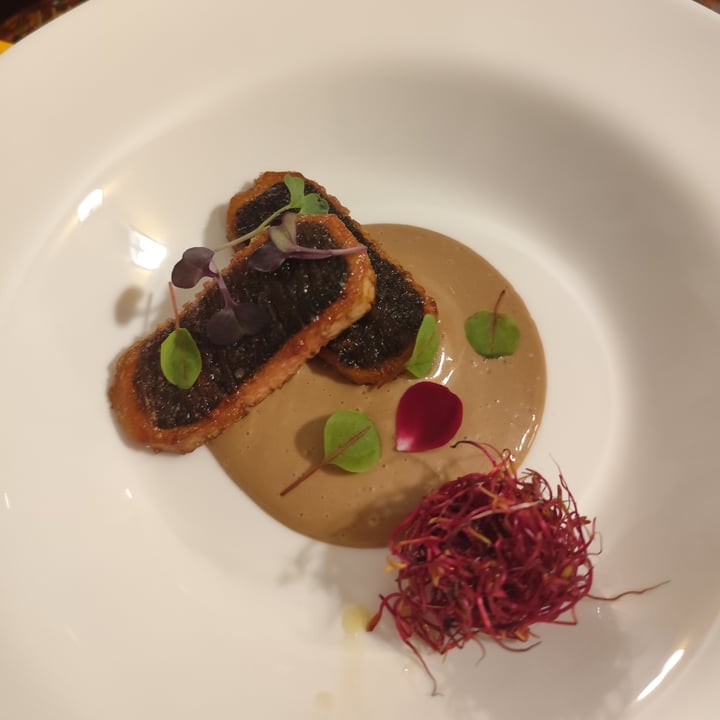photo of Vegan Home Restaurant - Sesamo & Mirto tofish con crema al tamarindo shared by @maka89 on  14 Jun 2024 - review