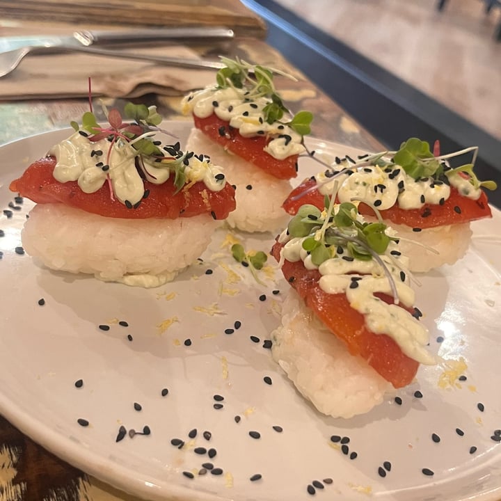 photo of La Mujer de Verde - Restaurante vegano y vegetariano Mezze Platter shared by @theveggienotebook on  31 Jul 2025 - review