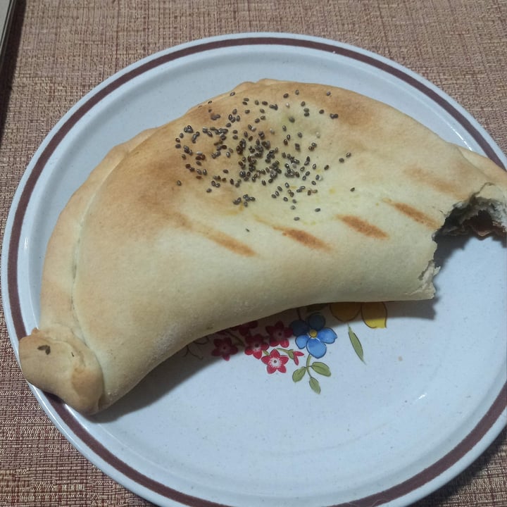 photo of Veggie Lunch Empanada Champiñón Choclo Queso shared by @barbink on  17 Apr 2024 - review