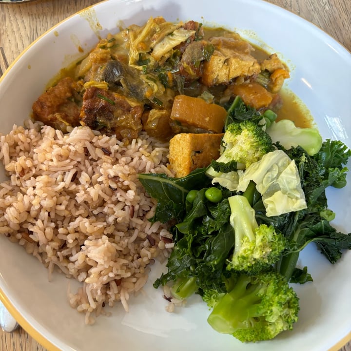 photo of Vaults and Garden Tofu Curry shared by @bolpar12 on  12 May 2024 - review