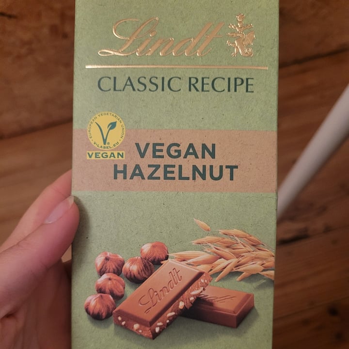 photo of Lindt Vegan Hazelnut shared by @melroma on  12 Jan 2024 - review