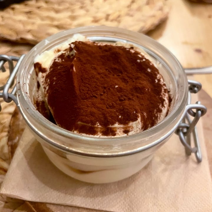 photo of ...IDEM CON PATATE Tiramisù shared by @chaosenergy on  27 May 2024 - review
