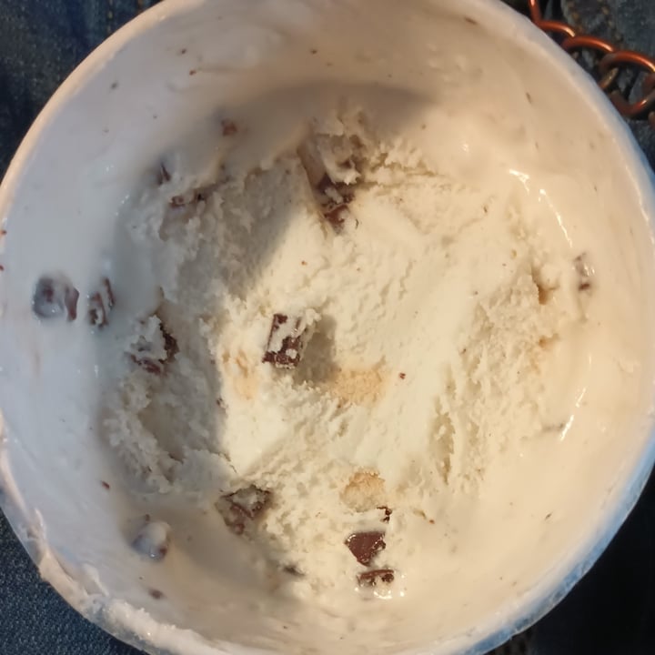 photo of Oatly Mint Chip Non-dairy Frozen Dessert shared by @quadantics on  03 Feb 2024 - review