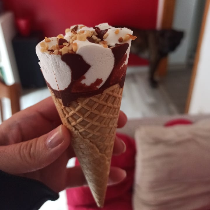 photo of Amo Essere Veg 4 coni gelato alla soia shared by @metalcricia on  02 May 2024 - review