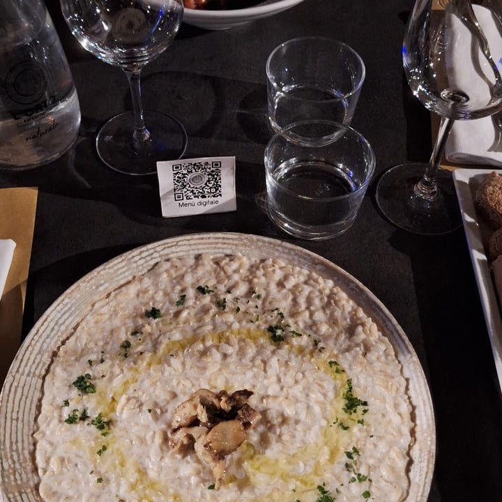 photo of L'Orto già Salsamentario - Vegan & raw food Risotto funghi porcini e crema di anacardi shared by @alessiacal01 on  19 Nov 2023 - review