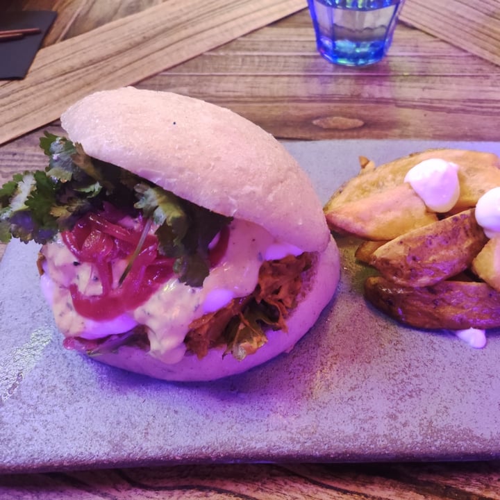 photo of Desoriente jackfruit bao burger shared by @dontinella on  08 Oct 2023 - review