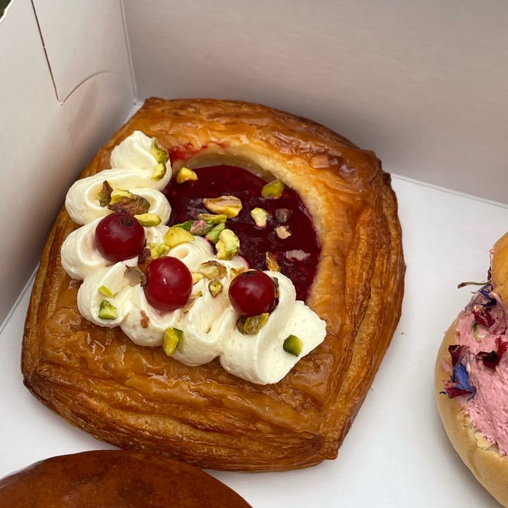 photo of Life's a Peach Seasonal Danish shared by @david- on  16 Feb 2025 - review