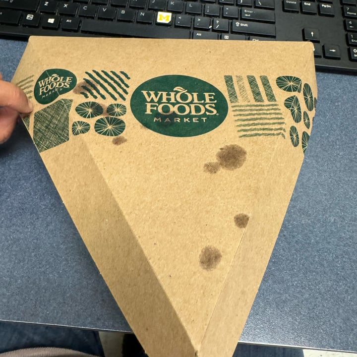 photo of Whole Foods Market Hand-tossed vegan pizza slice shared by @dallasandsophie on  24 Feb 2024 - review